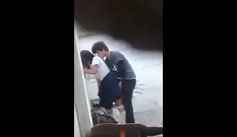 سكس عربي مصري نيك في الخلاء تصوير مخفي بنات الجامعة